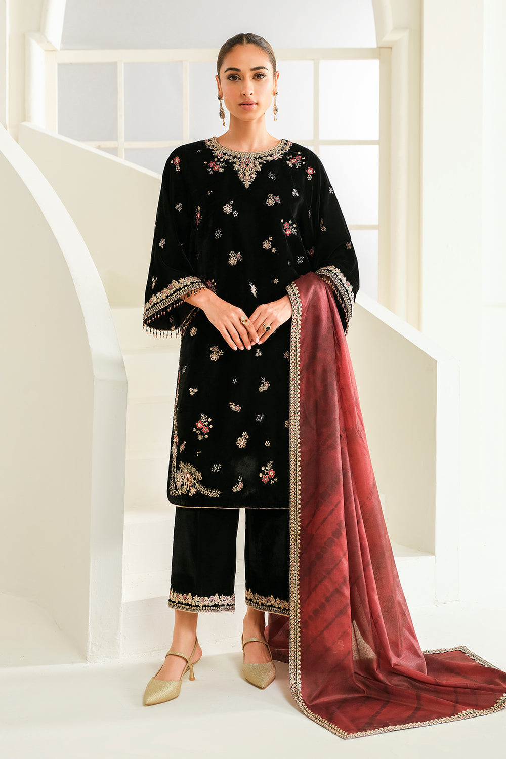 Buy Baroque Embroidered Velvet Collection Slik from Lebaasonline Pakistani Clothes Stockist in UK @ best price- SALE ! Shop Baroque Chantelle ‘24, Baroque PK Summer Suits, Pakistani Clothes Online UK for Wedding, Party & Bridal Wear. Indian & Pakistani Summer Dresses by BAROQUE in the UK & USA at LebaasOnline.