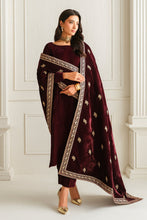 Load image into Gallery viewer, Buy Baroque Pakistani Designer Embroidered Velvet Shawl with discount code and sale price. Shop Pakistani Clothes Online UK- BAROQUE Chiffon for Wedding, Luxury Lawn 2024 Embroidered Chiffon, Velvet Suits, Winter dresses &amp; Bridal Wear &amp; Ready Made Suits for Pakistani Party Wear UK and USA at LebaasOnline.