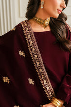 Load image into Gallery viewer, Buy Baroque Pakistani Designer Embroidered Velvet Shawl with discount code and sale price. Shop Pakistani Clothes Online UK- BAROQUE Chiffon for Wedding, Luxury Lawn 2024 Embroidered Chiffon, Velvet Suits, Winter dresses &amp; Bridal Wear &amp; Ready Made Suits for Pakistani Party Wear UK and USA at LebaasOnline.