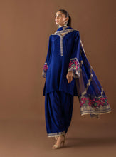 Load image into Gallery viewer, ZAINAB CHOTTANI | AURA LUXE PRET &#39;24 salwar kameez UK, Embroidered Collection at our Pakistani Designer Dresses Online Boutique. Pakistani Clothes Online UK- SALE, Zainab Chottani Wedding Suits, Luxury Lawn &amp; Bridal Wear &amp; Ready Made Suits for Pakistani Party Wear UK on Discount Price