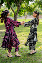 Load image into Gallery viewer, Buy Baroque Exclusive winter 2024 Slik from Lebaasonline Pakistani Clothes Stockist in UK @ best price- SALE ! Shop Baroque Chantelle ‘24, Baroque PK Summer Suits, Pakistani Clothes Online UK for Wedding, Party &amp; Bridal Wear. Indian &amp; Pakistani Summer Dresses by BAROQUE in the UK &amp; USA at LebaasOnline.