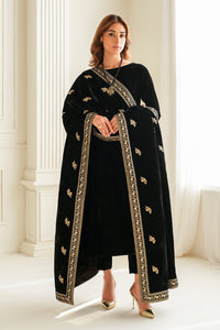 Buy Baroque Pakistani Designer Embroidered Velvet Shawl with discount code and sale price. Shop Pakistani Clothes Online UK- BAROQUE Chiffon for Wedding, Luxury Lawn 2024 Embroidered Chiffon, Velvet Suits, Winter dresses & Bridal Wear & Ready Made Suits for Pakistani Party Wear UK and USA at LebaasOnline.