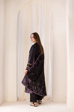 Load image into Gallery viewer, SOBIA NAZIR |  Winter Shawl 2024 | 6B