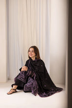 Load image into Gallery viewer, SOBIA NAZIR |  Winter Shawl 2024 | 6B