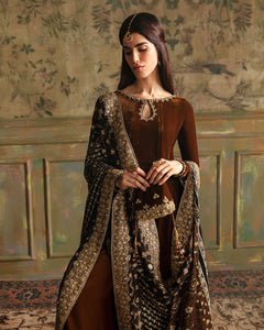 Faiza Saqlain | Manaar - Velvet Collection '23 available at Lebaasonline. The largest stockiest of Dresses in the UK. Shop Maria B Clothes Pakistani wedding. Afrozeh wedding, Faiza Saqlain, Qalamkar Embroidered on discounted price in UK USA Manchester London Australia Belgium UAE France Germany Birmingham on Sale.