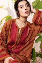 Load image into Gallery viewer, SOBIA NAZIR | FALL EDIT &#39;24 Pakistani Dresses now available @lebaasonline. We have Sobia Nazir Luxury Lawn suits online at best prices . Sobia Nazir dresses can be customized at Lebaasonline Pakistani designer boutique online UK, USA, France, Belgium Manchester, London and Birmingham on discount Sale Prices!