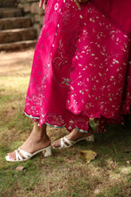 Load image into Gallery viewer, Buy QALAMKAR Q-LINEKARI &#39;24  linen Dress This winter wedding can be beautifully flaunted with our Qalamkar Collection. We have other Pakistani dress IN USA of Maria B Sana Safinaz PAKISTANI BRIDAL DRESS We can deliver unstitched/customized dresses like PAKISTANI BOUTIQUE DRESSES in UK USA from Lebaasonline