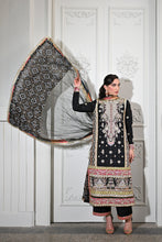 Load image into Gallery viewer, Buy Mysie By Tahira | Poetique&#39;23 Online Pakistani Designer Stylish Dresses from Lebaasonline at best SALE price in UK USA &amp; New York. Explore the new collections of Pakistani Festival Dresses from Lebaasonline &amp; Immerse yourself in the rich culture and elegant styles with our Pakistani Designer Outfit UK !