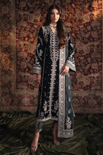 Load image into Gallery viewer, Buy QALAMKAR VELVET EDIT &#39;24  velvet Dress This winter wedding can be beautifully flaunted with our Qalamkar Collection. We have other Pakistani dress IN USA of Maria B Sana Safinaz PAKISTANI BRIDAL DRESS We can deliver unstitched/customized dresses like PAKISTANI BOUTIQUE DRESSES in UK USA from Lebaasonline