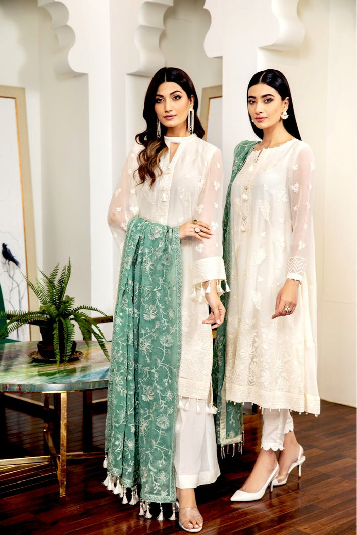 Buy Alizeh Embroidered Chiffon Royale De Luxe Collection | Lilas from our official website. We are largest stockist of Pakistani Embroidered Chiffon Eid Collection 2021 Buy this Eid dresses from Alizeh Chiffon 2021 unstitched/stitched. This Eid buy NEW dresses in UK USA Manchester from latest suits on Lebaasonline