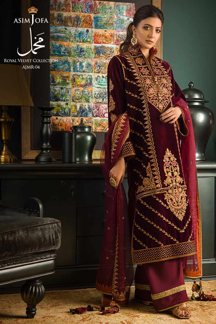 ASIM JOFA | ROYAL VELVET COLLECTION '21 | MAKHMAL | AJML-04 Maroon Velvet Saree perfectly suits this winter wedding season. The Pakistani bridal dresses online UK with velvet touch is available @lebaasonline. We have various Pakistani designer boutique dresses of Maria B, Asim Jofa, Imrozia and you can get in UK, USA